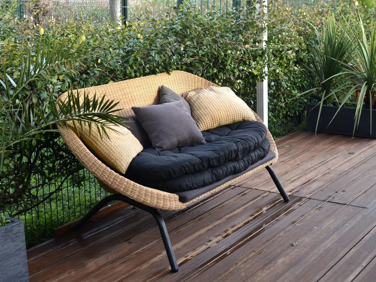deck-painting-garden-deck-rattan-exeter-decorators Garden deck painting in Exeter by Exeter Decorators