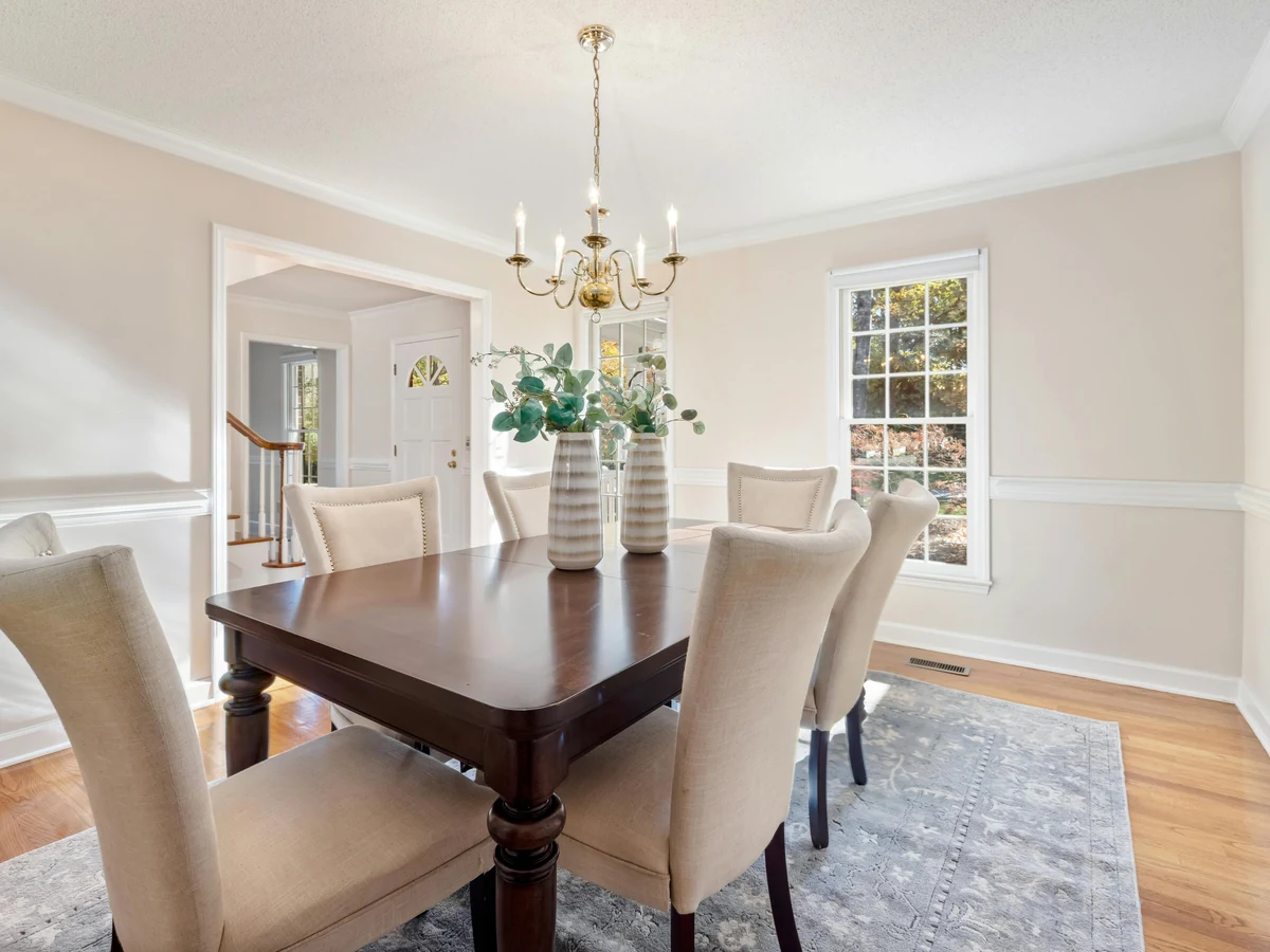 Dining room painting in Exeter by Exeter Decorators, elegant period finish