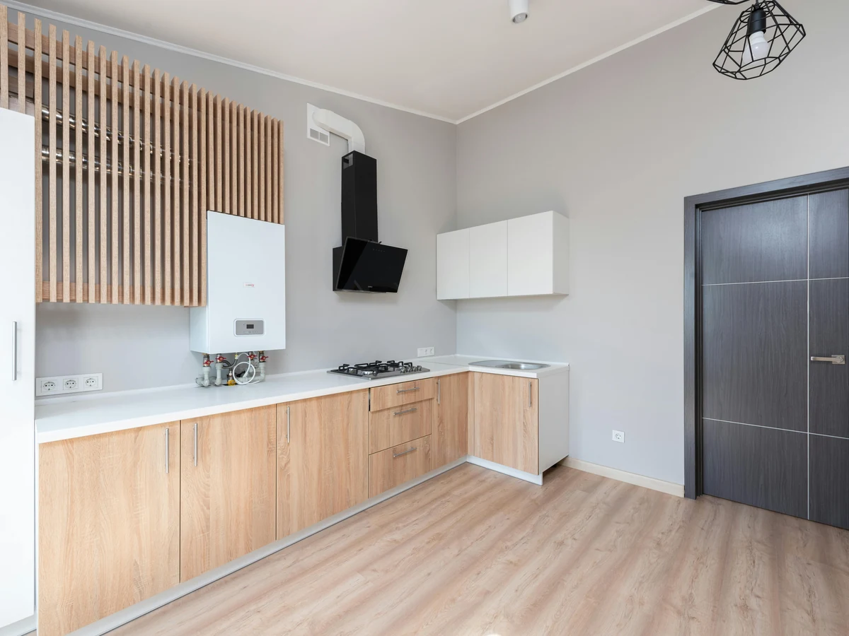 kitchen-painting-modern-kitchen-wooden-exeter-decorators Modern wooden kitchen cabinet painting in Alphington Exeter