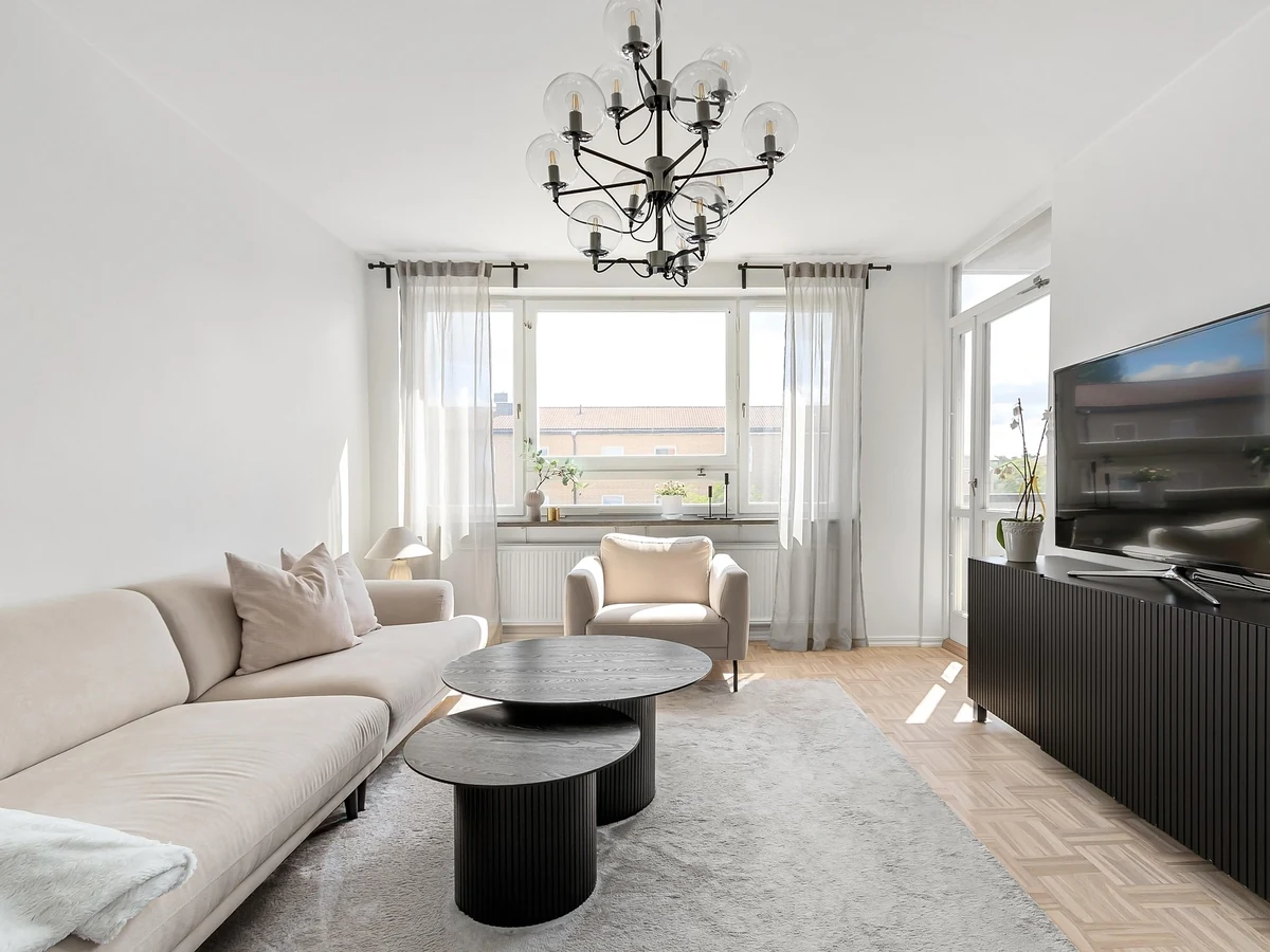 Bright neutral living room painting in Exeter - professional interior finish