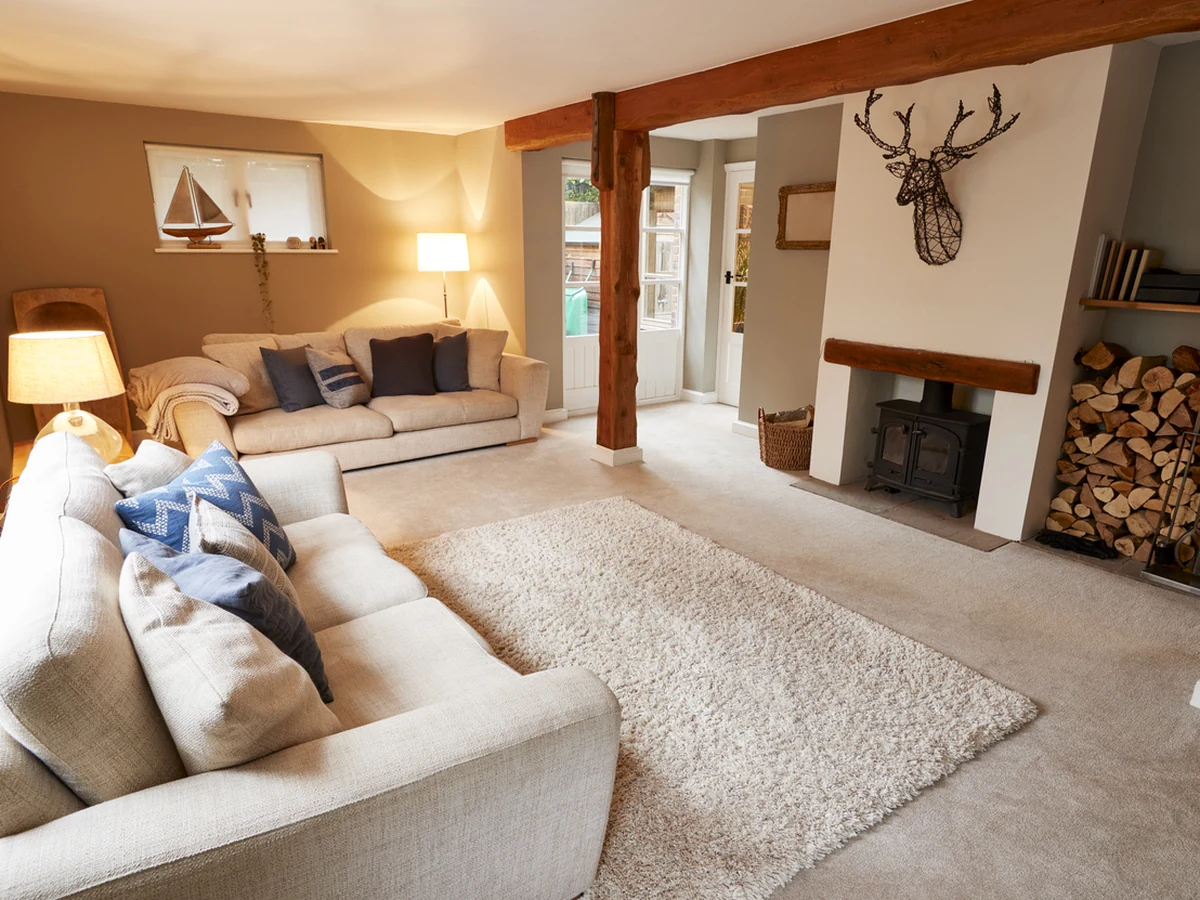 Painting and decorating costs in Exeter - Exeter Decorators cosy country lounge