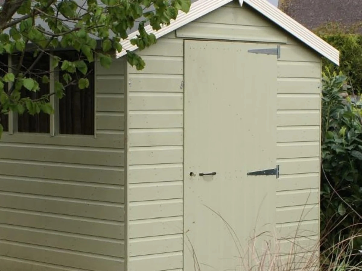 wood-painting-cream-apex-garden-exeter-decorators Shed painting in Exeter garden by Exeter Decorators, cream apex outbuilding